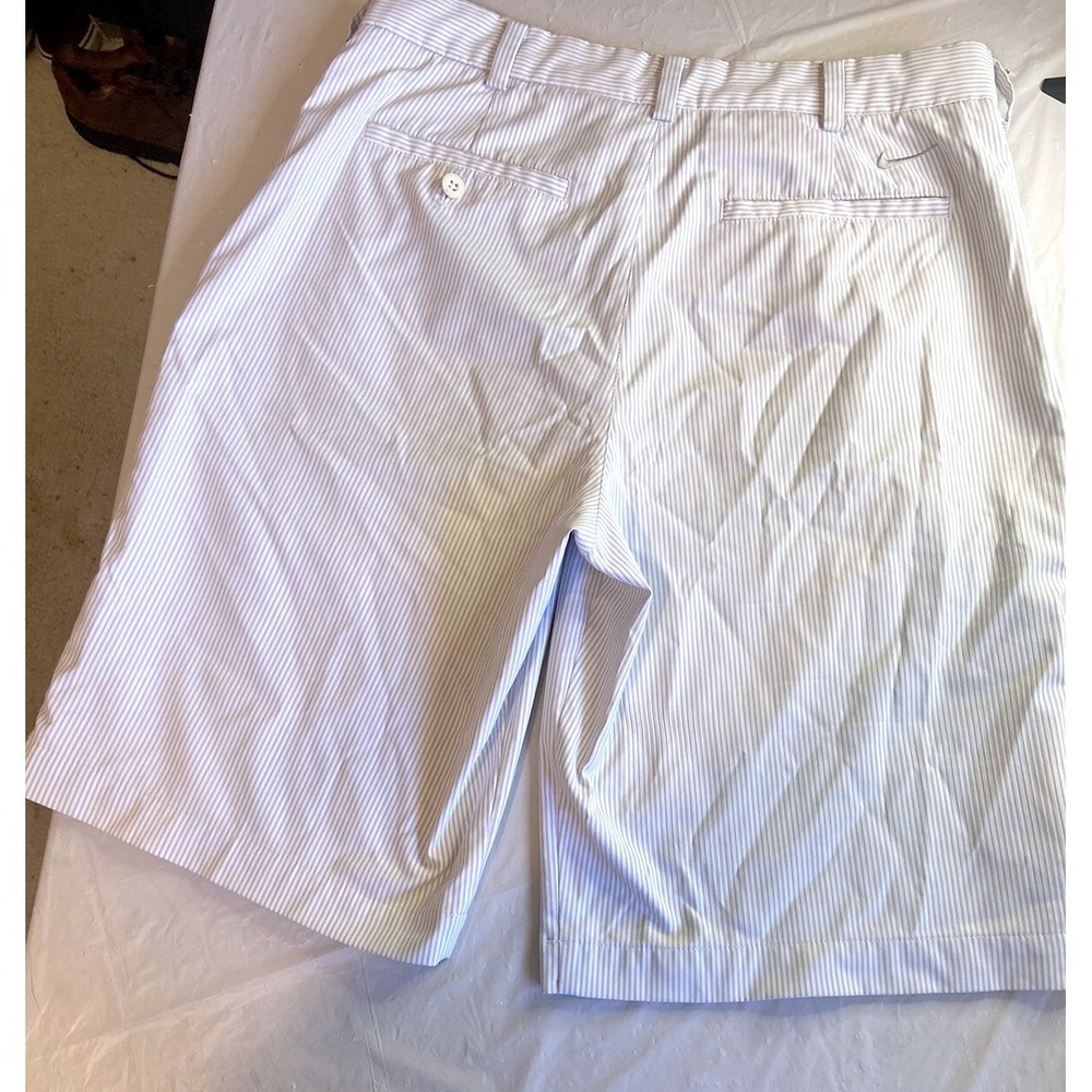 Nike Golf Mens Blue White Pinstripe Seersucker Performance Shorts Size 32